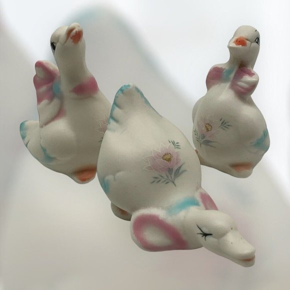 Vintage 1970s Pastel Painted Ceramic/Porcelain Baby Ducks, Set of 3 MCM Decor - Picture 6 of 16